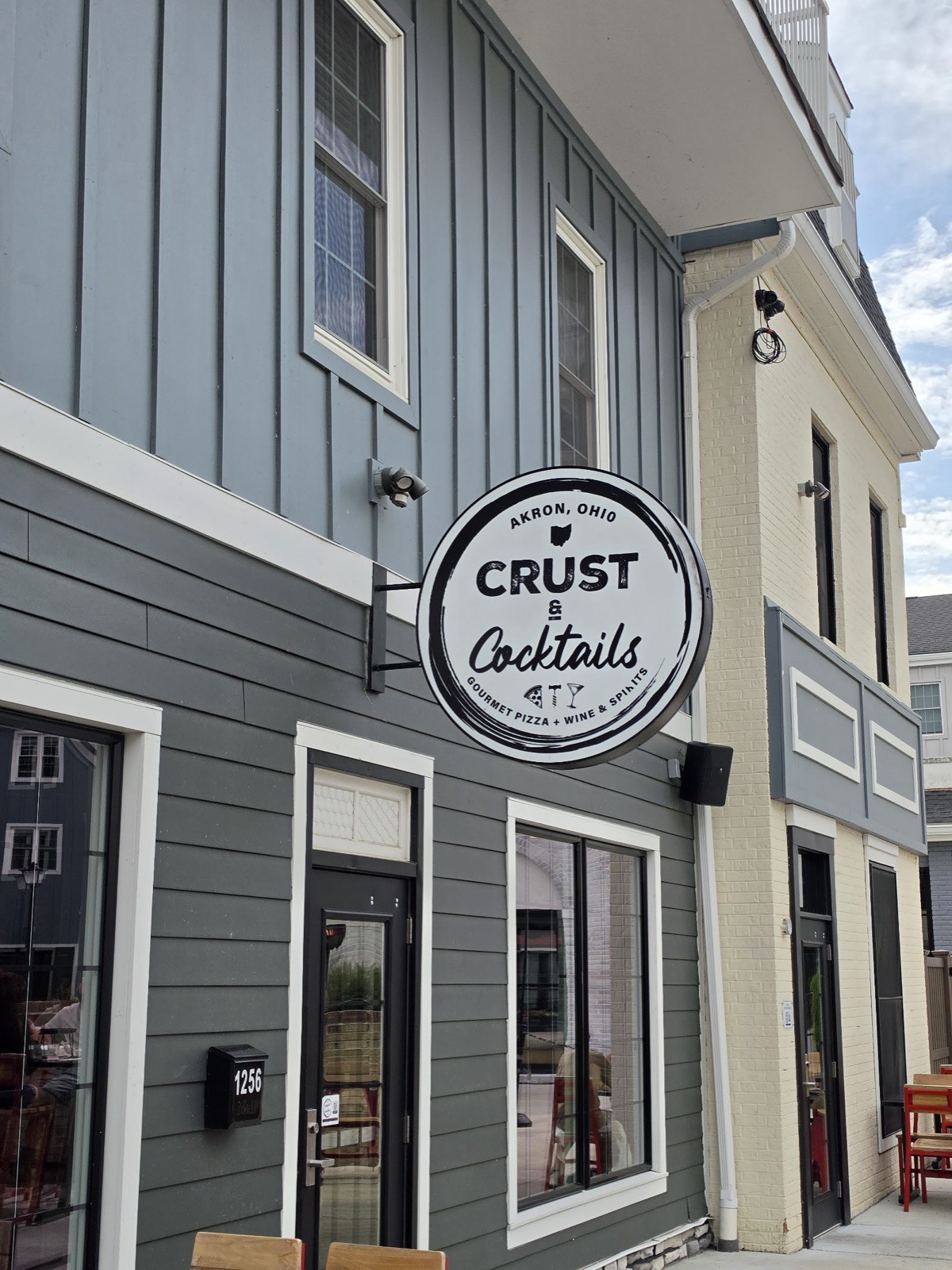 Crust & Cocktails storefront in Liberty Commons, Akron